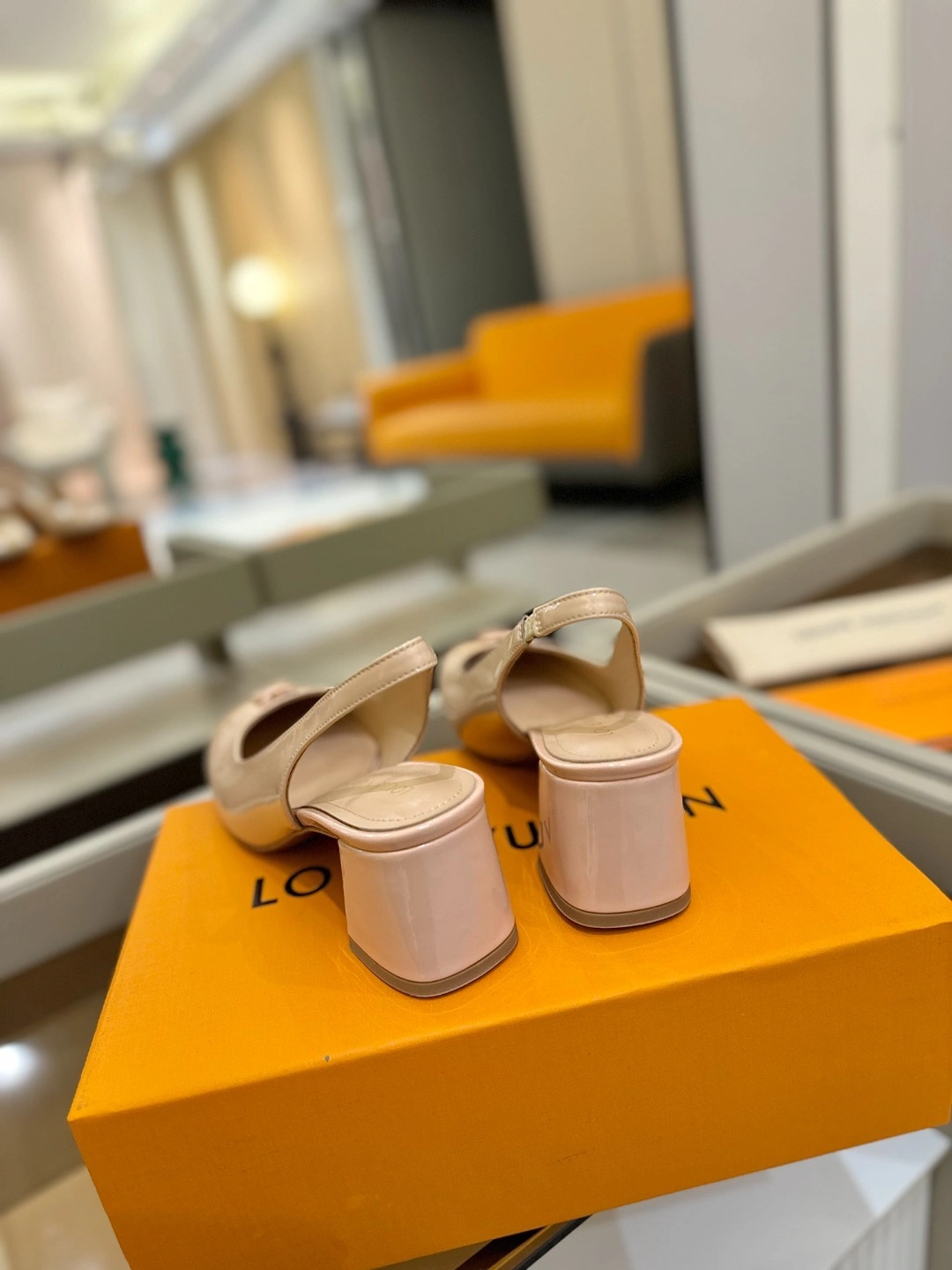 COCO-- 8V 1AGUF4 Calfskin goatskin Heel height：5.5CM item:E-X158D4124